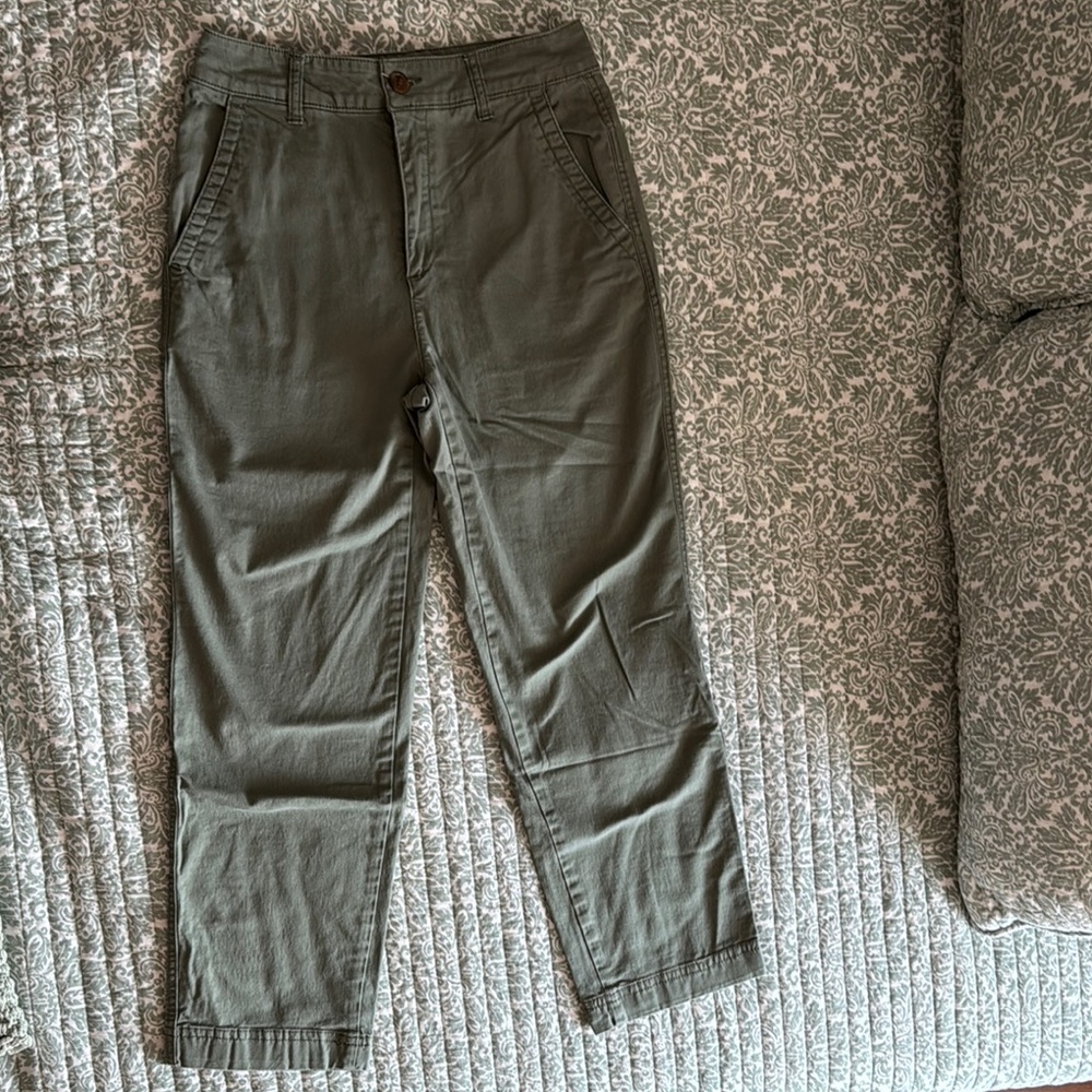 GAP GIRLFRIEND KHAKI